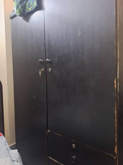 2 door almari with 2 drawer