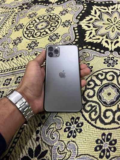 iPhone 11 pro max condition 10/10 gray color urgent selling