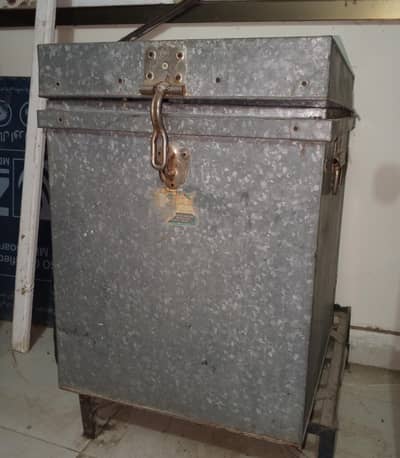 Metal Storage Drum with Stand