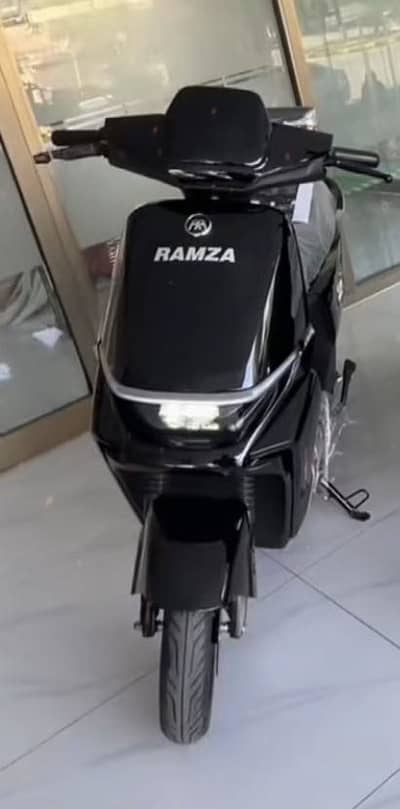 electric scooter only 1 Months used