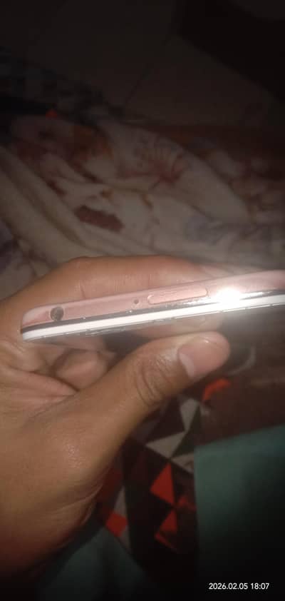 vivo y66 6/128 with box and charger