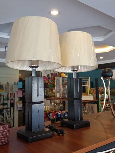 Table lamp for bedroom and office
