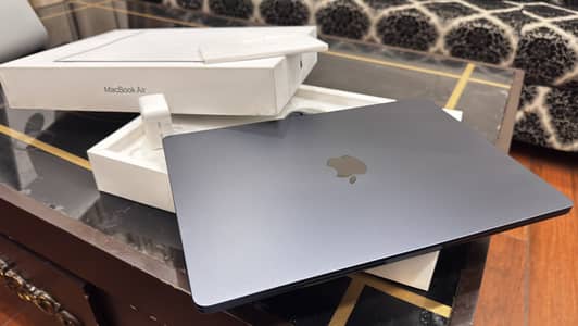 Apple Macbook Air 2024, M3 Chip, 15 Inches , 256GB SSD, 16GB Ram