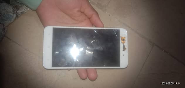 vivi y66 6/128 with box and charger