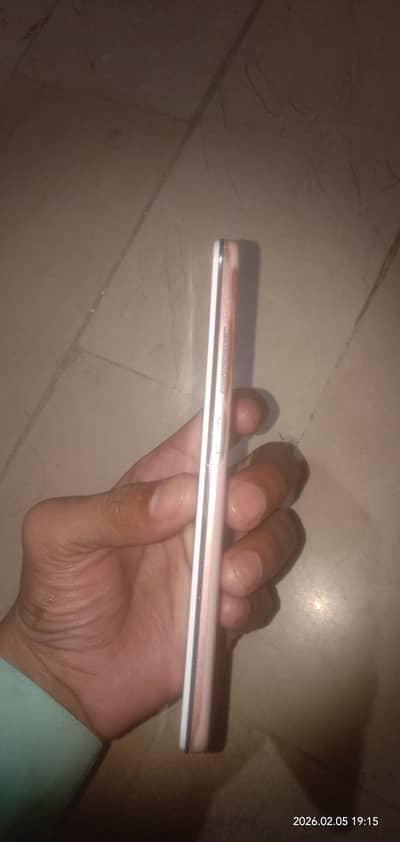 vivi y66 6/128 with box and charger