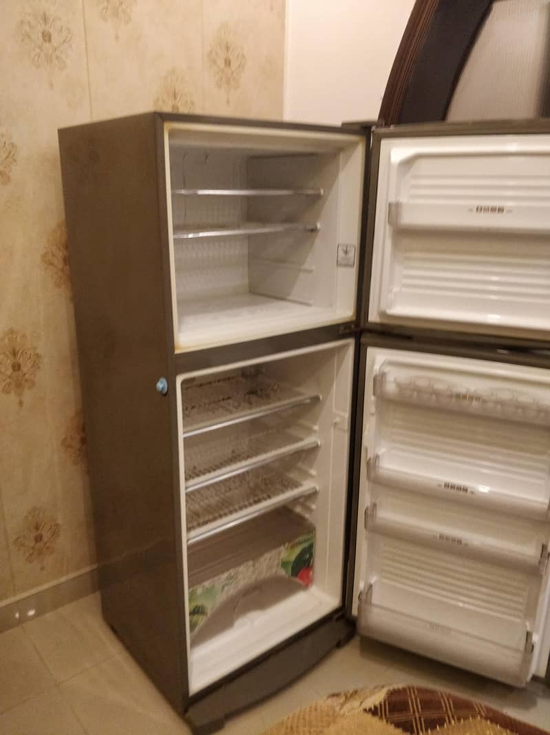 dawlance fridge 2