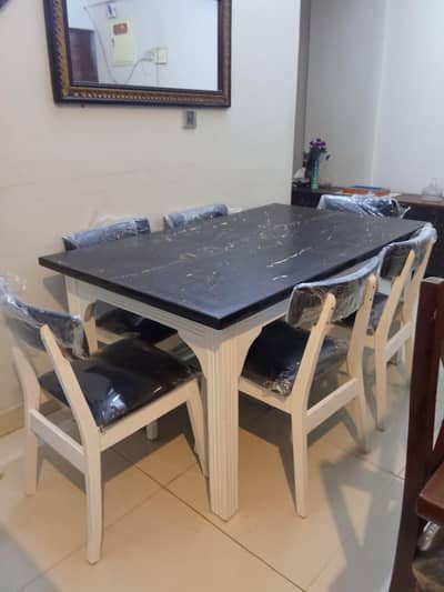 dinnings available for sale