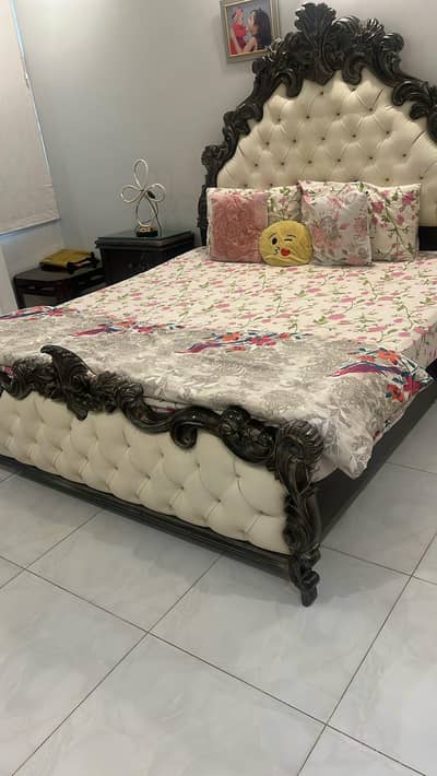 Excellent Condition Solid Wood Bed For sale