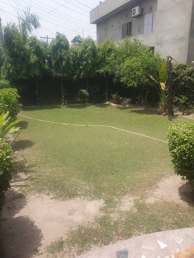 Architect society 10 marla Plot available for sale