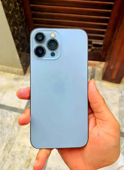 iPhone 13 pro max 256gb factory unlock battery health 87