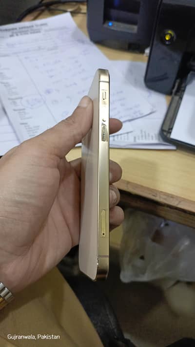 i phone 12 pro 10/10 battery health 90