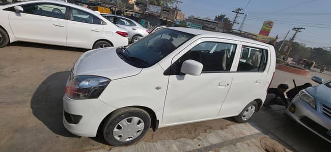 Urgent Sale. is in very good condition. Almost total guniene.