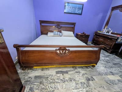 Wooden Bed and dressing table  for Sale – Good Condition