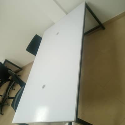 best office tables  4 feet x 2 feet: 9,000