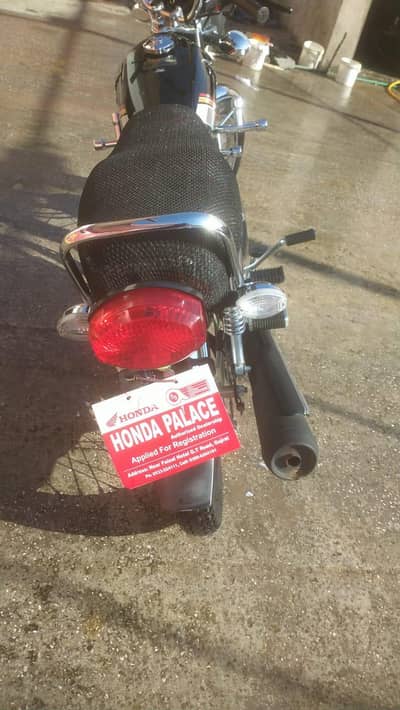 Honda 125 self start use 2300 km only