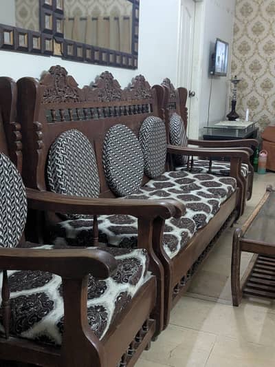 5 seater sofa set with center table
