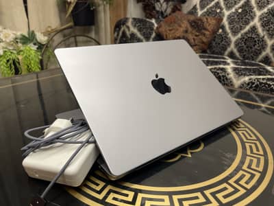 Apple Macbook Pro M2 2023,14 Inches,16GB Ram 512GB SSD, 16 Core GPU