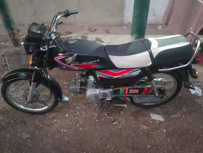 honda 2018 karachi number for sale gari mai koi kam nahi har chiz ok h
