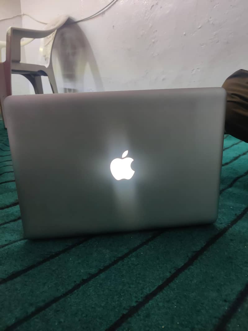 macbook pro 4