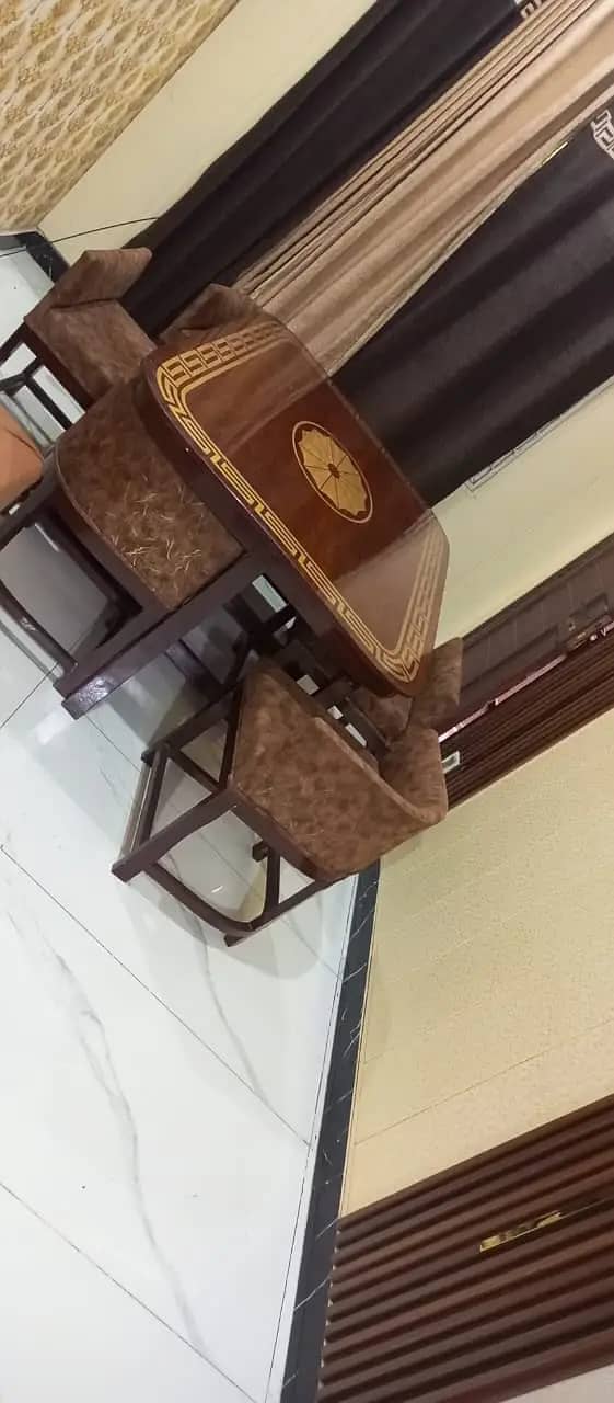 کھانے کی میز کا سیٹ  کے ساتھ 6 کرسیاں 7