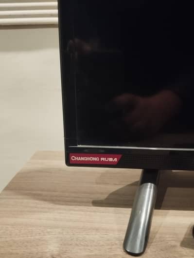 changhong ruba 40 inches slightly used (Android)