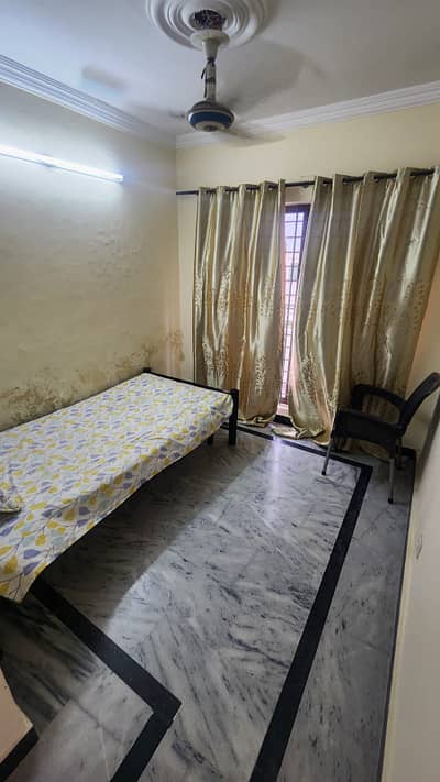 Furnish mumty room available in G10/1 for Male or female