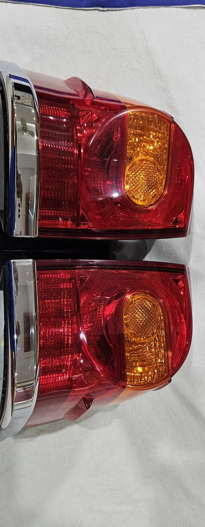 land Cruiser Rear tail Light complete  Set
