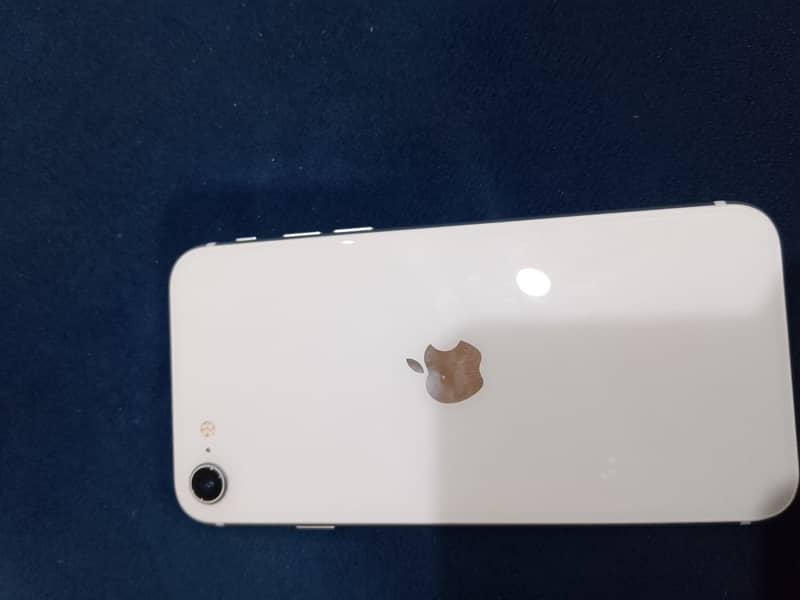 iPhone se2 10/10 condition 0