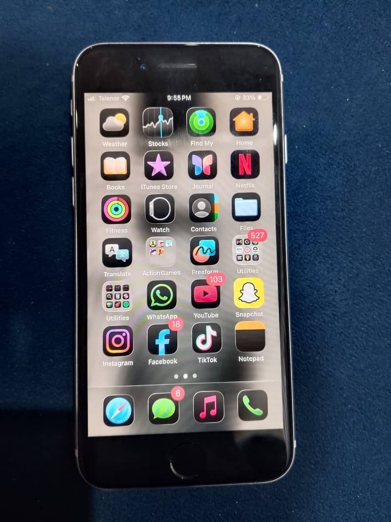 iPhone se2 10/10 condition 3