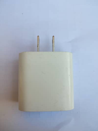 Original Apple 20W USB-C Power Adapter - Fast Charger for iPhone