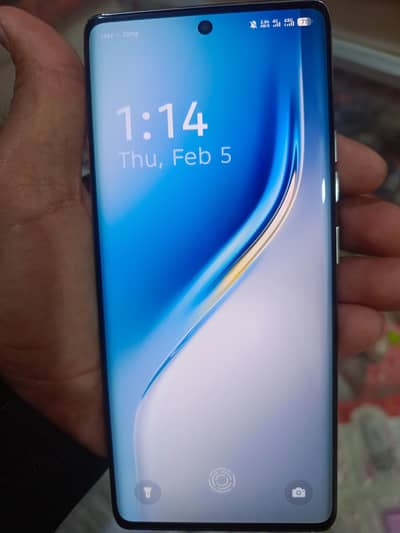 Tecno Camon 40 pro 8+4 ram 256 storage 4 Manth Waronty