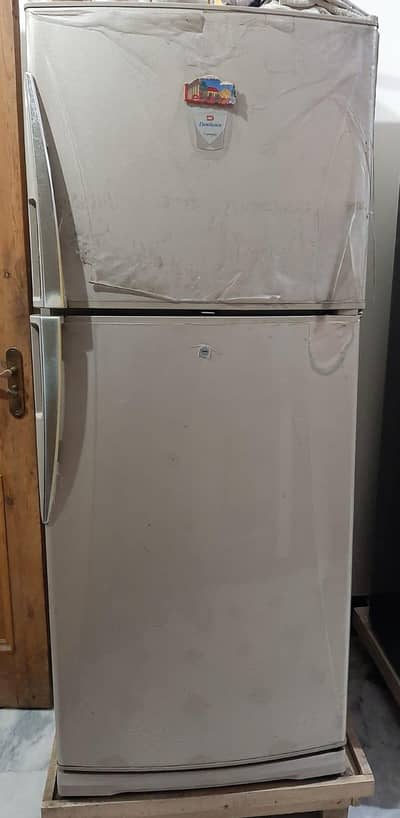 dawlance large refrigerator