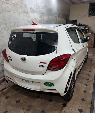 Prince pearl seal to seal total genuine car  10/10 condition