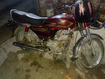 Acha bike ha only copy ha  Attock num ha