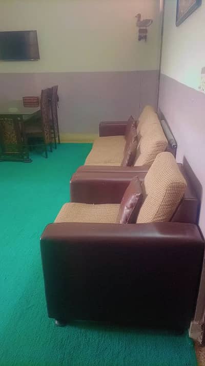 7 seater sofa 9/10 condition for sale