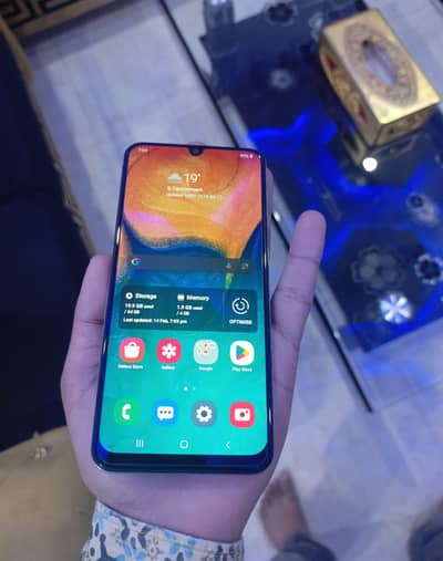 Samsung A30 64/4GB Ram  only kit for sale