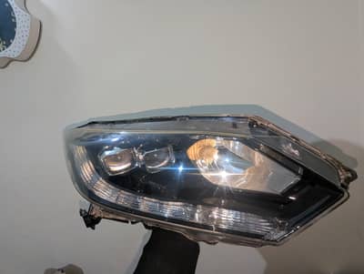 Hondal Vezel headlight