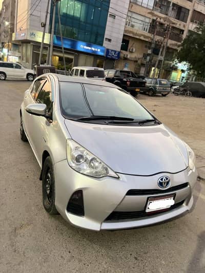 Toyota aqua 2014 model 2017 registered
