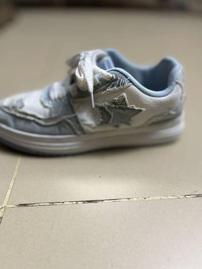 100%original shoes for running condition. 9. /10. . . . size. . . . 42