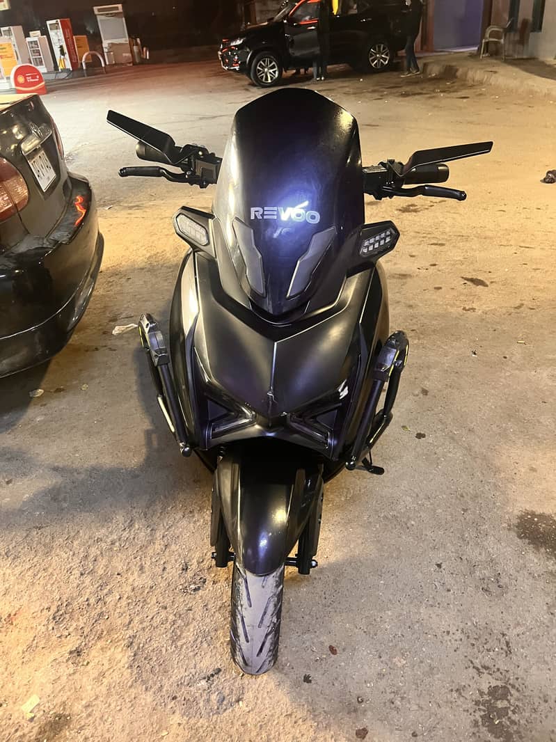 Revoo Ev 0