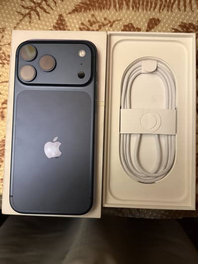 17 Pro Max / 256Gb / Jv