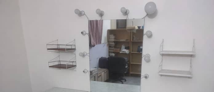 DRESSING TABLE/DESK/OFFICE DESK,TABLE/ 8 deep square / Mirror vanity