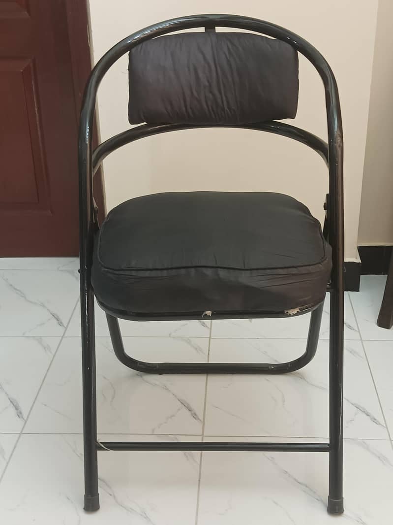 Foldable chairs 4