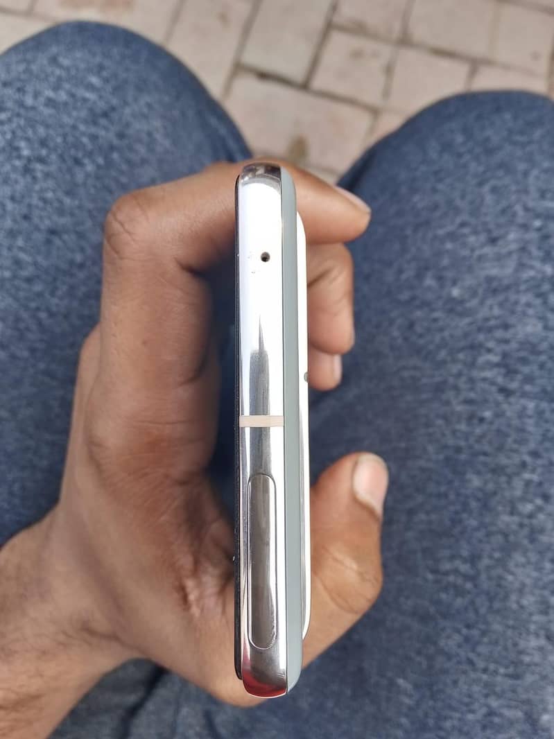 Google pixel 7 pro 4