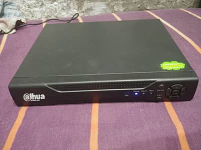 alhua DVR 8 camera with box and accessories