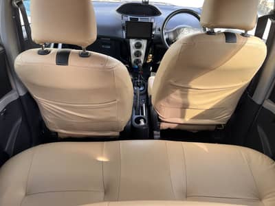 Toyota Vitz B. Intelligent 1.0