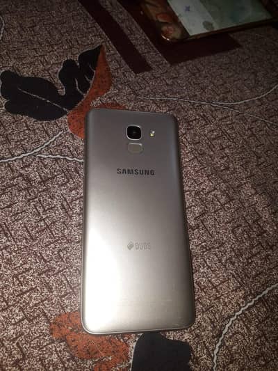 Samsung j6 mobile with boX