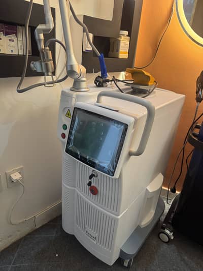 CO2 FRACTIONAL LASER MACHINE
