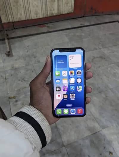 iPhone Xs , Read Description.