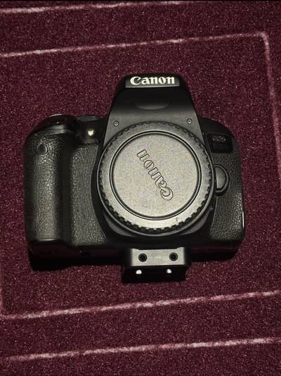 Canon 800d with two lenses and accessories